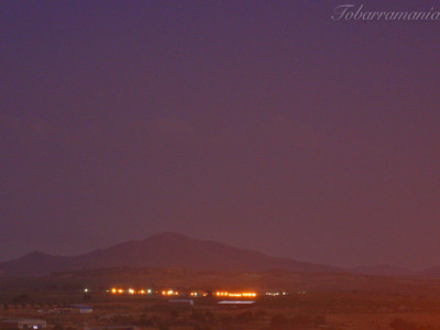 Aljubé Tobarra en la distancia. Nocturna