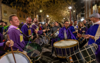 Tambores tocando en la Exaltación del tambor de Tobarra 2023