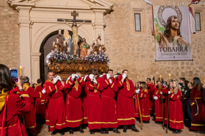 Salida del Cristo de la Agonía de la Iglesia de la Asunción de Tobarra el Jueves Santo de 2024. Semana Santa de Tobarra