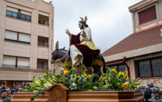 Imagen infantil de la entrada de Jesús en Jerusalén. Procesión Infantil de la Pasión en la Semana Santa de Tobarra 2025